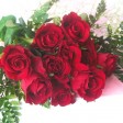 情熱の赤いバラの花束３，５００円