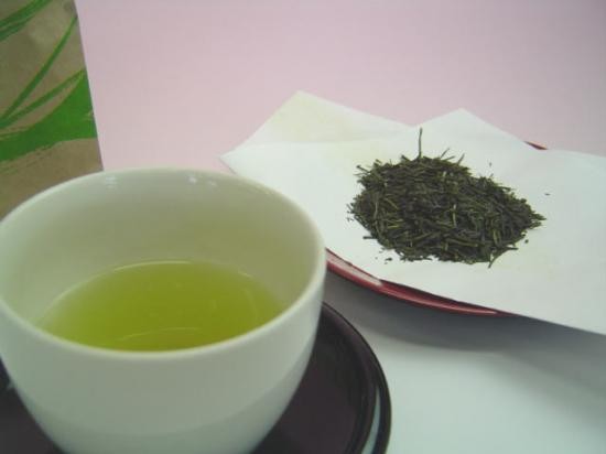 べにふうき（紅富貴）茶 100g袋入 | 日本全国各地の名産品やお土産のお取り寄せモール 風土jp