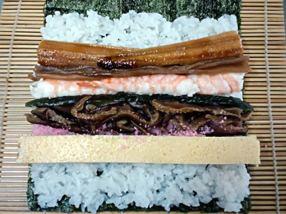 【美園特製　上巻き寿司】美園自慢の寿司飯と七種類の具材が最高にうまい巻き寿司 | 日本全国各地の名産品やお土産のお取り寄せモール 風土jp