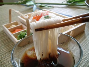 【プレミア限定商品・極細、土蔵熟成ひね素麺】K−天の川8kg徳用木箱 | 日本全国各地のお取り寄せモール風土jp