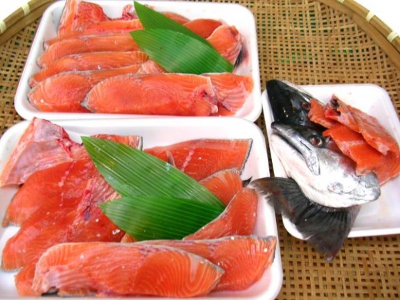 本鱒(サクラマス)2.5kg【1尾】 | 日本全国各地のお取り寄せモール風土jp